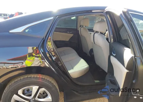 2017 Honda Civic Lx z USA, uszkodzony, nr VIN 19XFC2F50HE069791